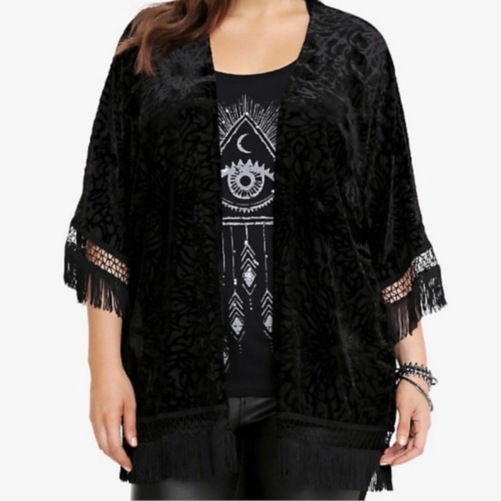 Torrid Black Burnout Kimono Size 4/5